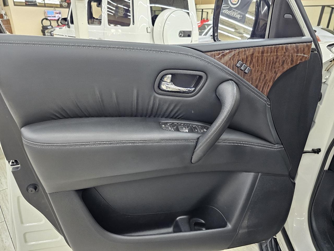 Nissan Armada Platinum 2WD 2017