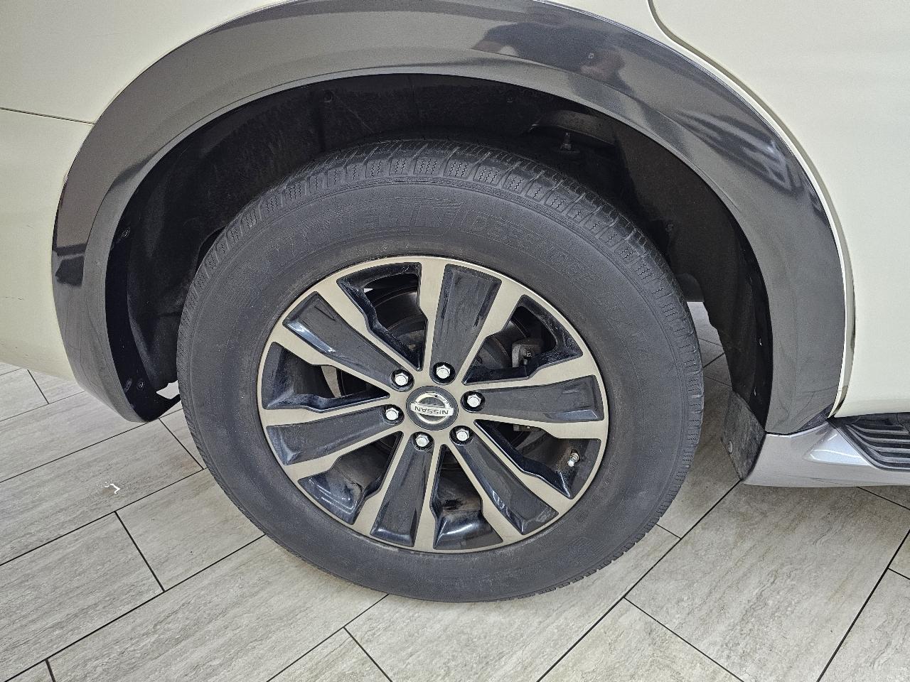 Nissan Armada Platinum 2WD 2017