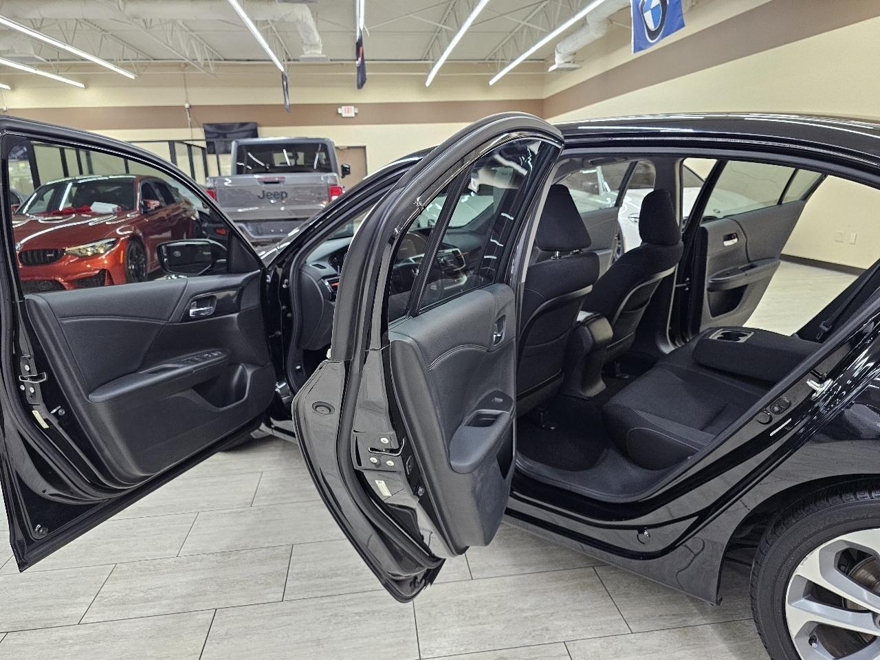 Honda Accord Sport Sedan 6-Spd MT 2014