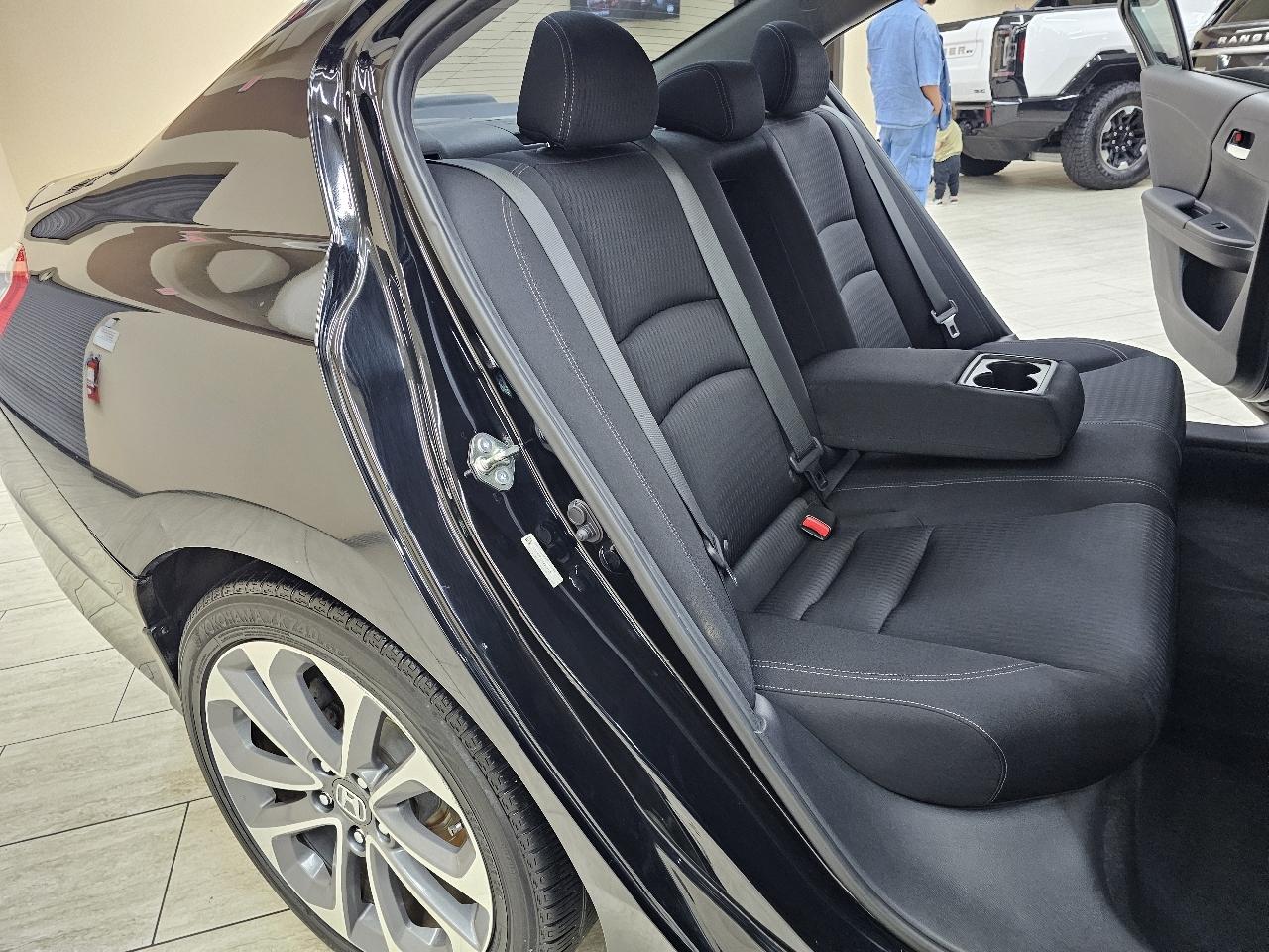 Honda Accord Sport Sedan 6-Spd MT 2014