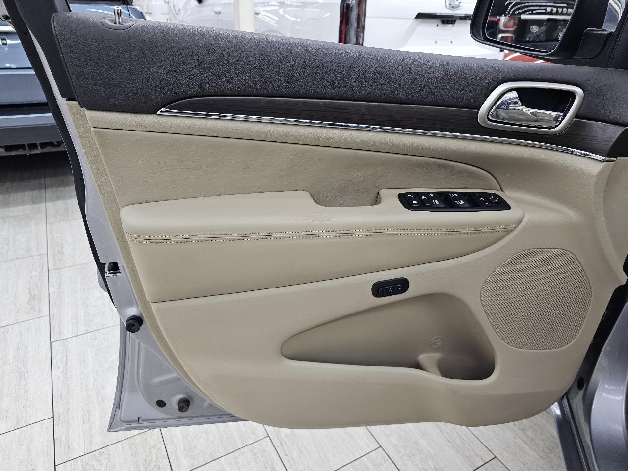 Jeep Grand Cherokee Overland 4WD 2015