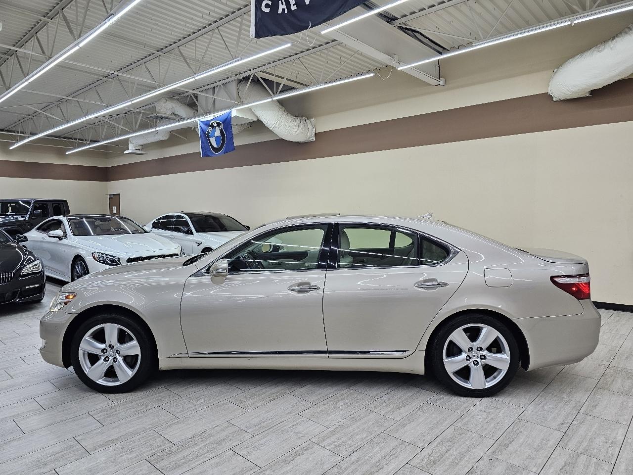 Lexus LS 460 Luxury Sedan 2010