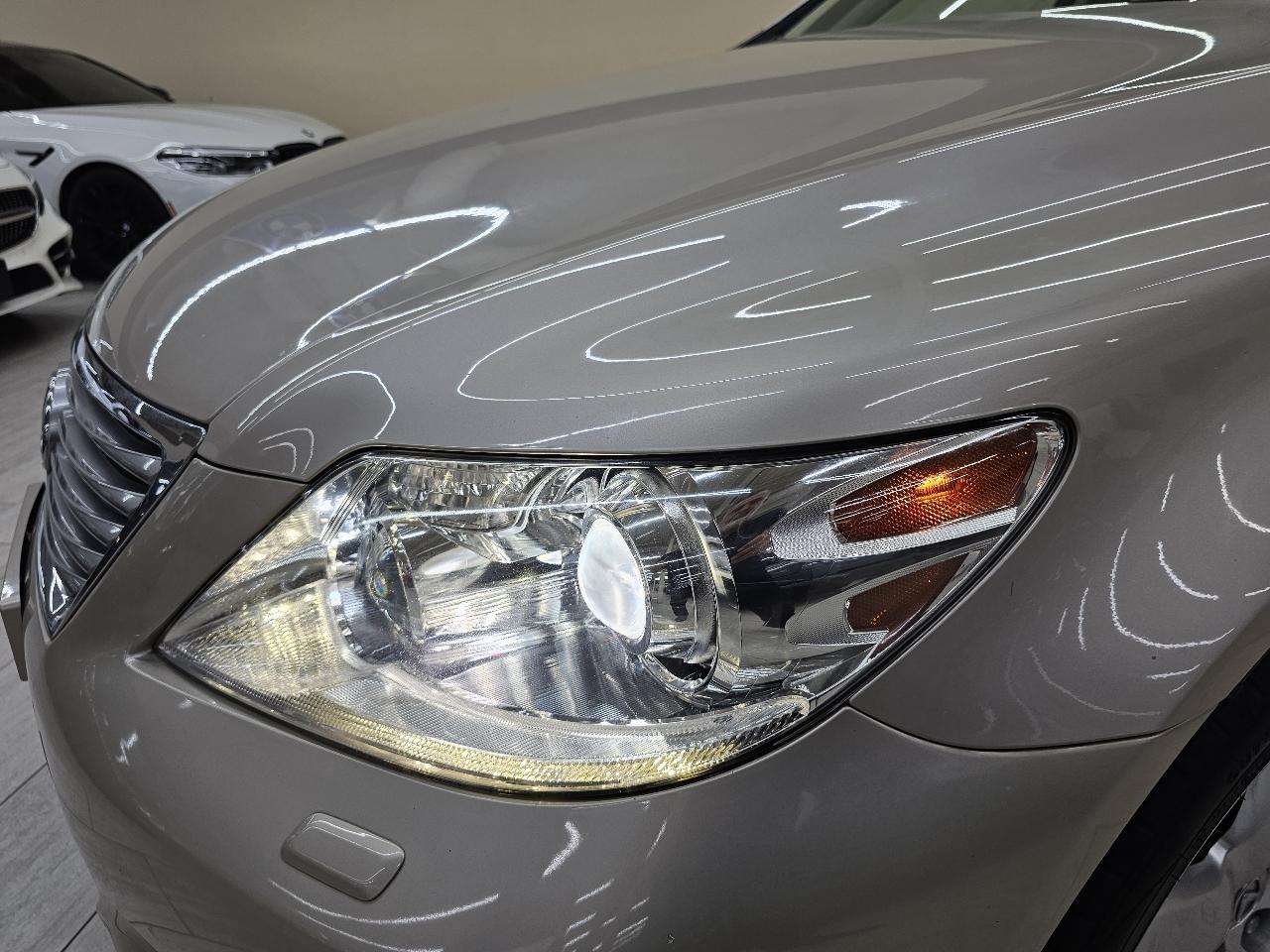 Lexus LS 460 Luxury Sedan 2010