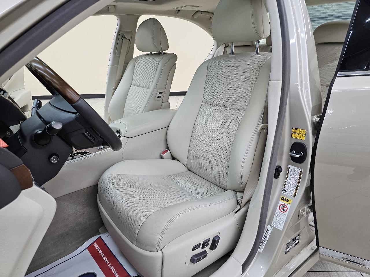 Lexus LS 460 Luxury Sedan 2010