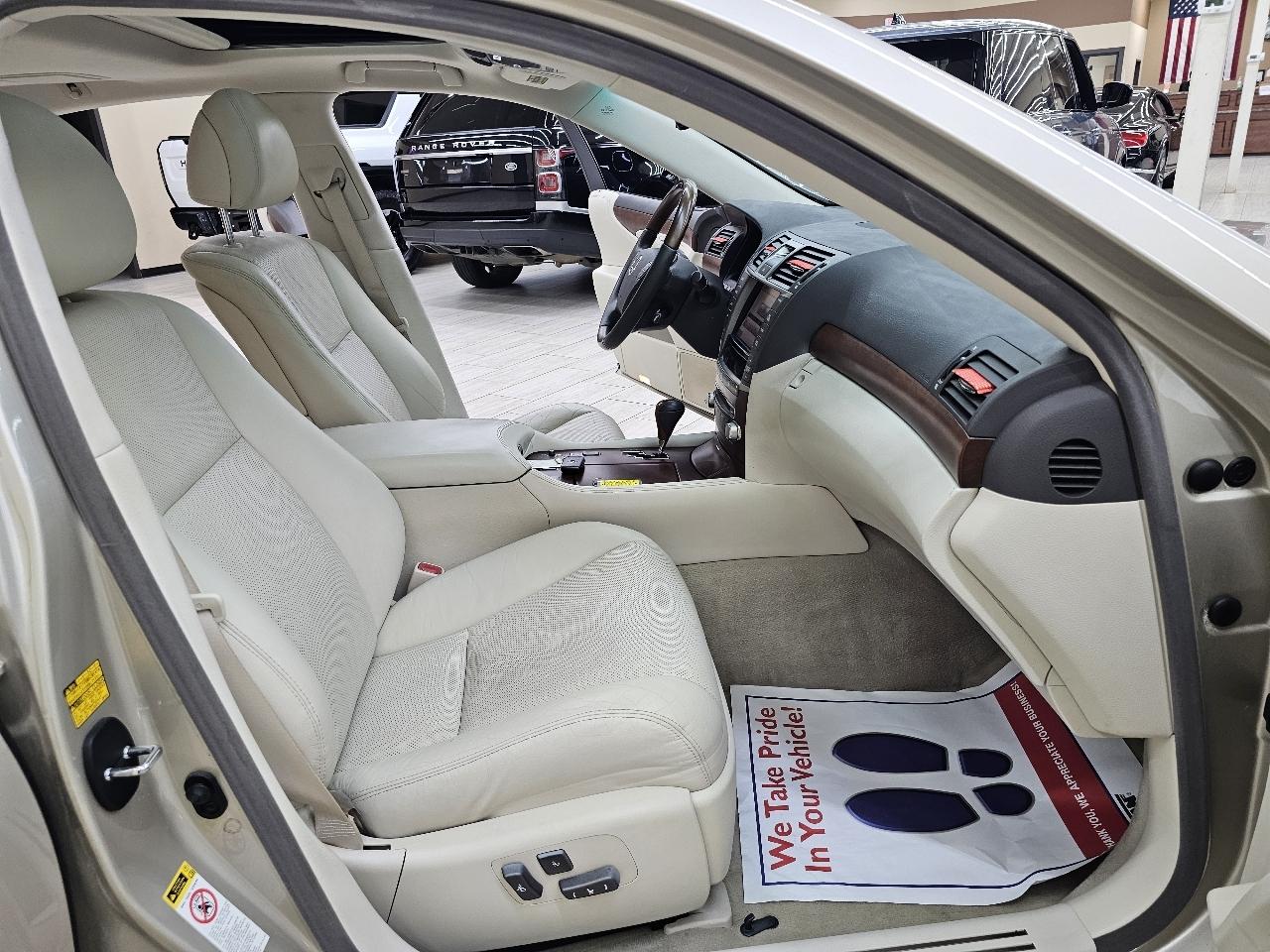 Lexus LS 460 Luxury Sedan 2010