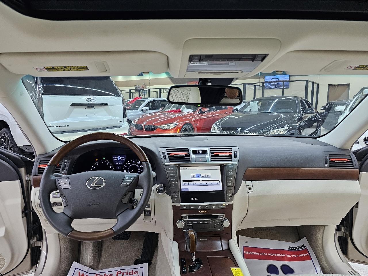 Lexus LS 460 Luxury Sedan 2010