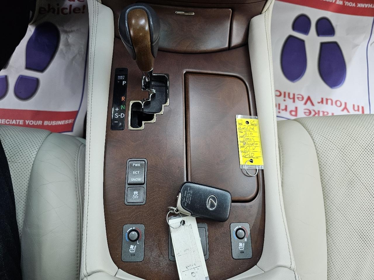 Lexus LS 460 Luxury Sedan 2010