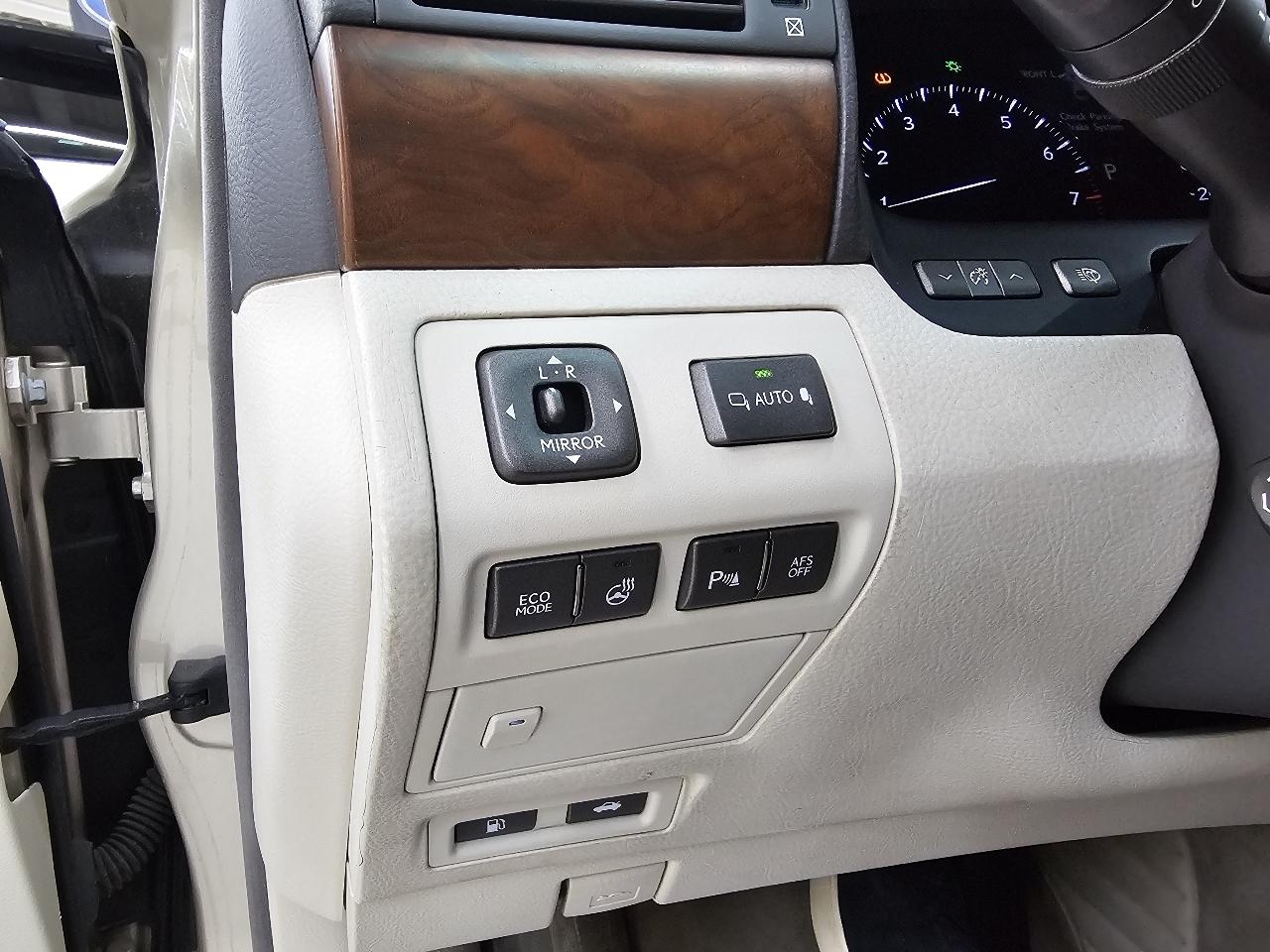 Lexus LS 460 Luxury Sedan 2010