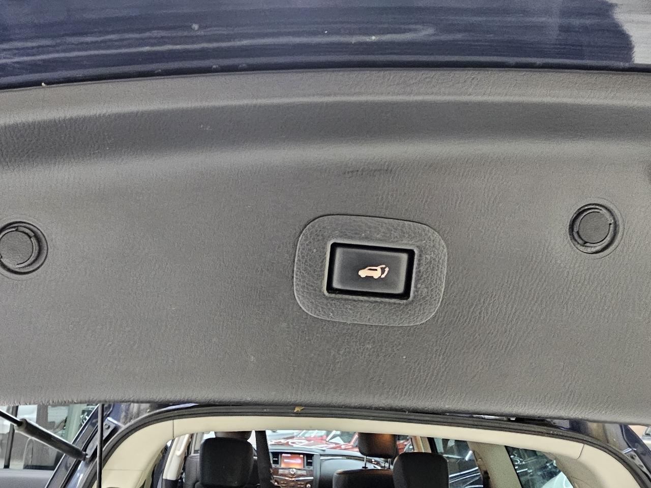 Nissan Armada Platinum 2WD 2017