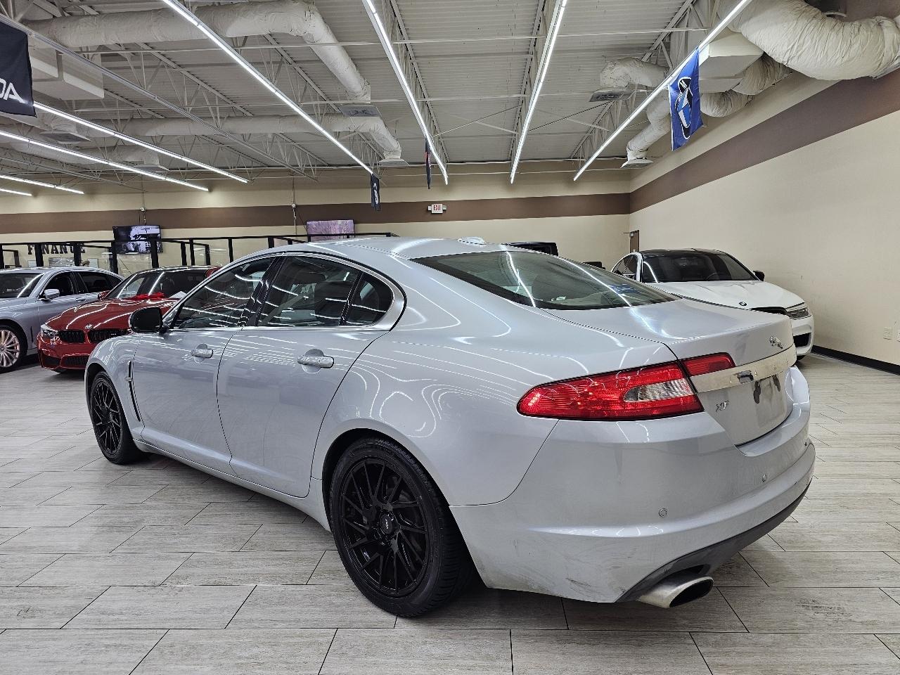 Jaguar XF-Series XF 2011