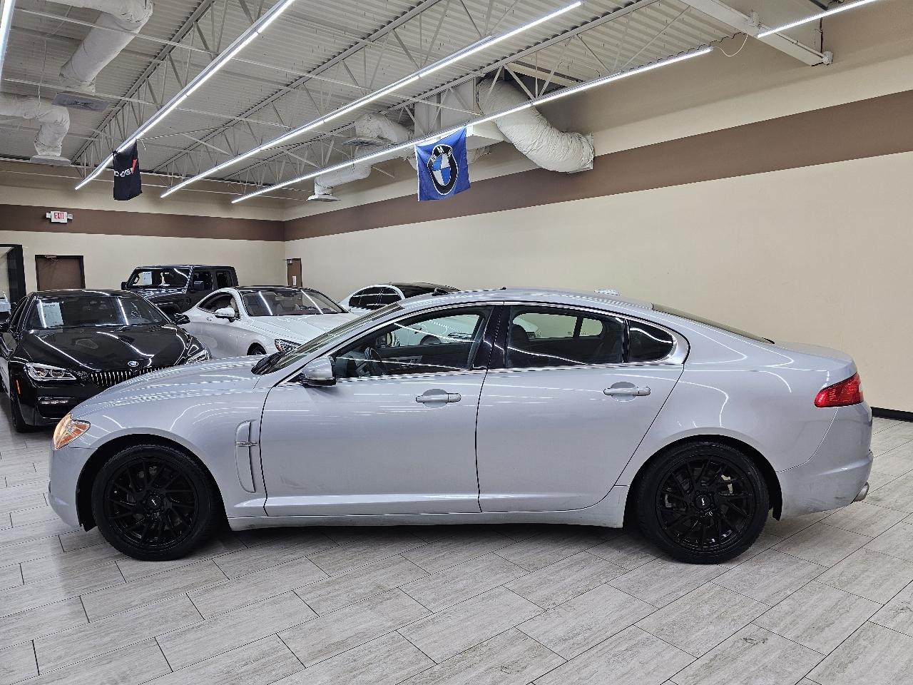 Jaguar XF-Series XF 2011