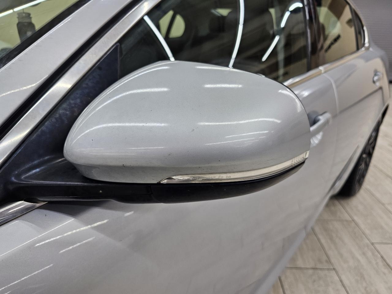 Jaguar XF-Series XF 2011