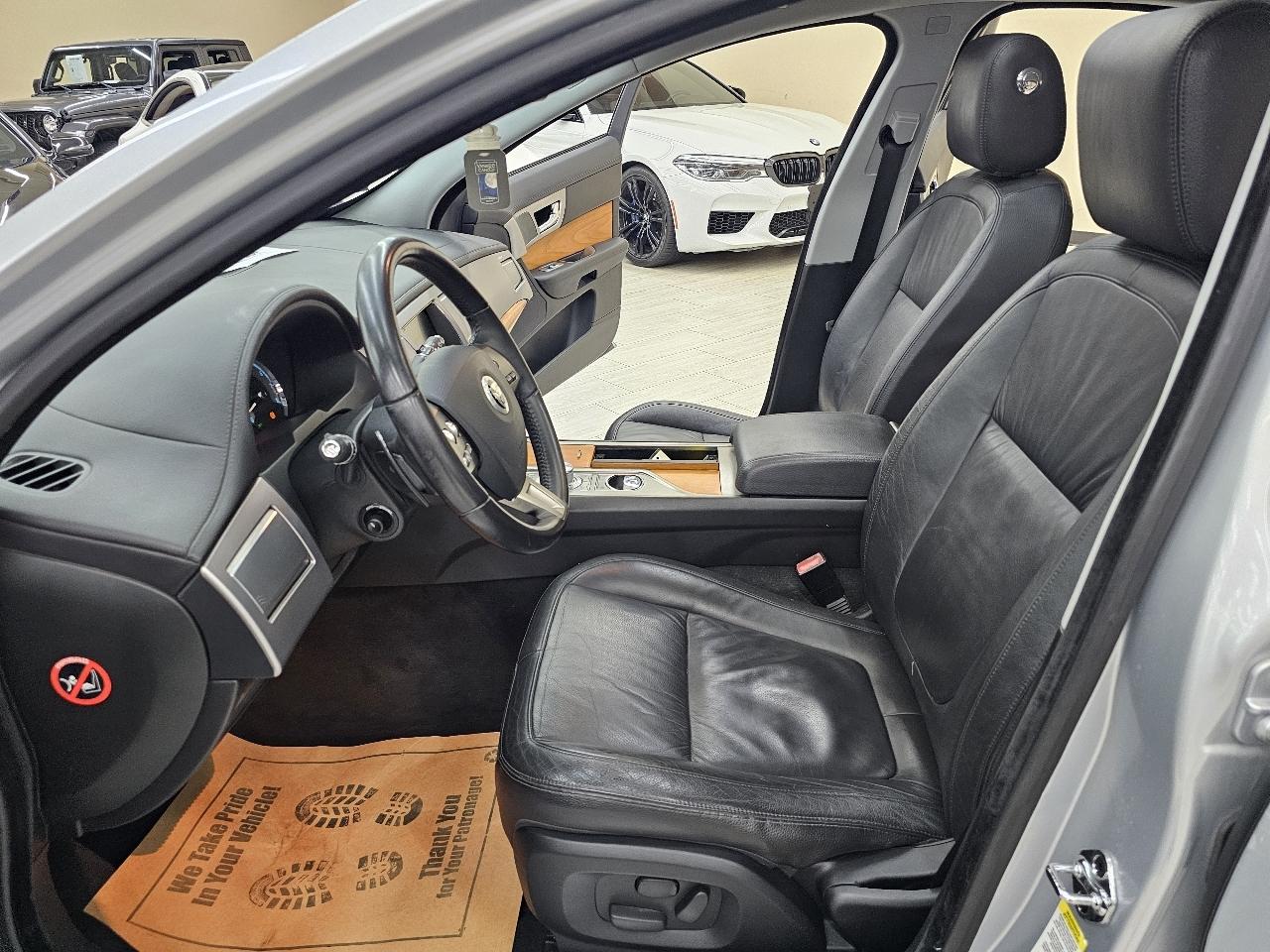 Jaguar XF-Series XF 2011