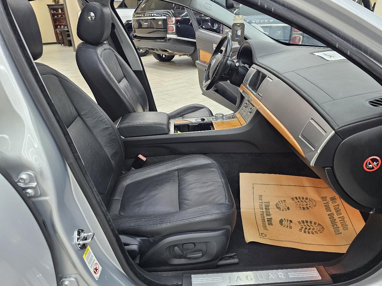 Jaguar XF-Series XF 2011