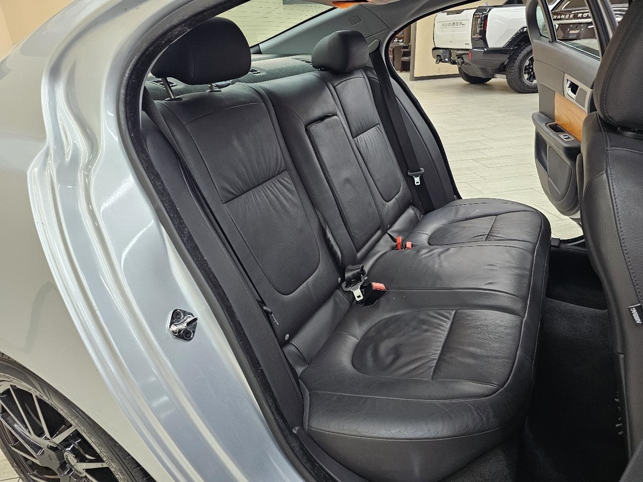 Jaguar XF-Series XF 2011