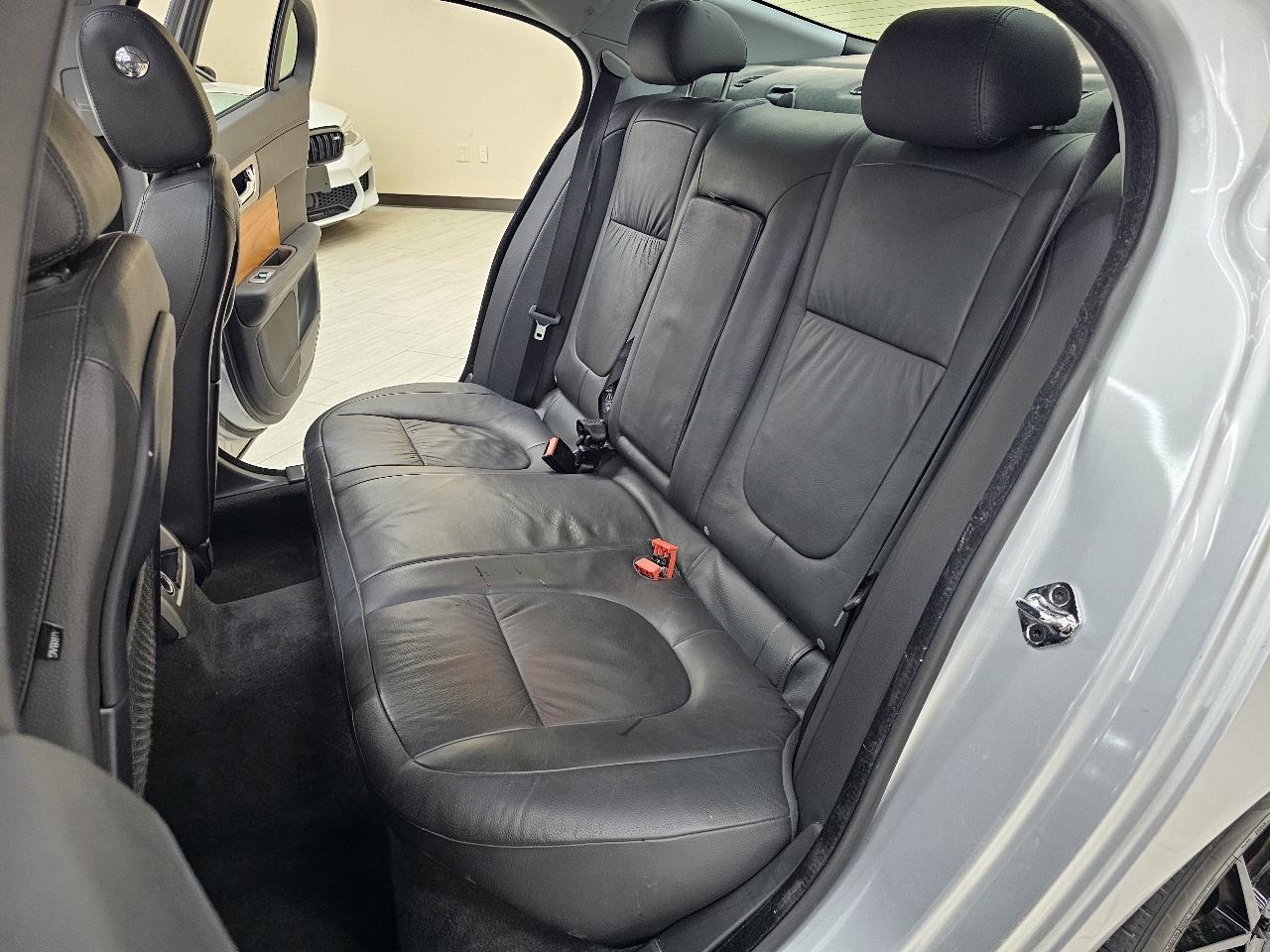 Jaguar XF-Series XF 2011