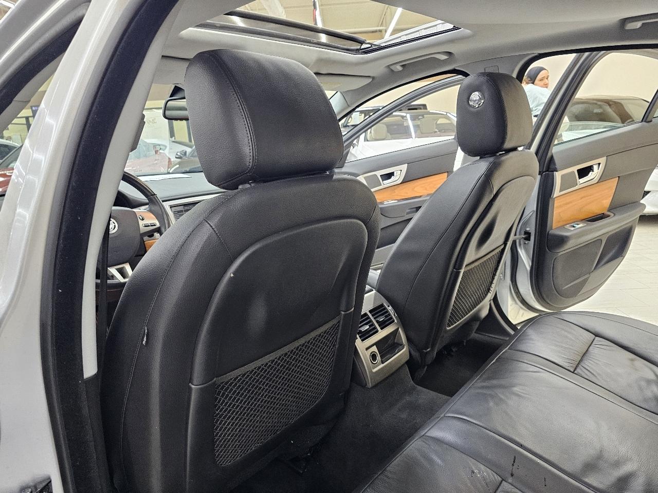 Jaguar XF-Series XF 2011