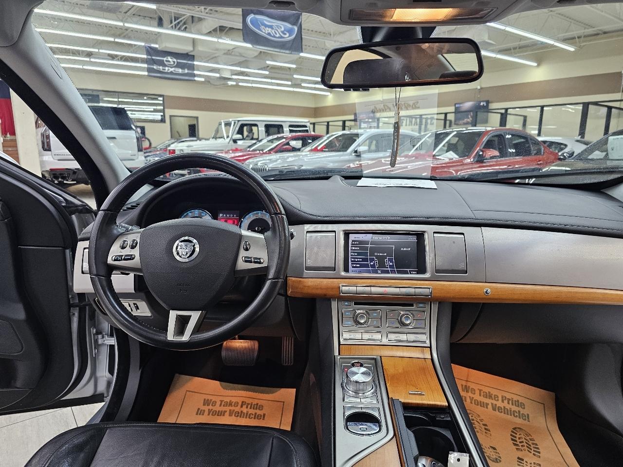 Jaguar XF-Series XF 2011