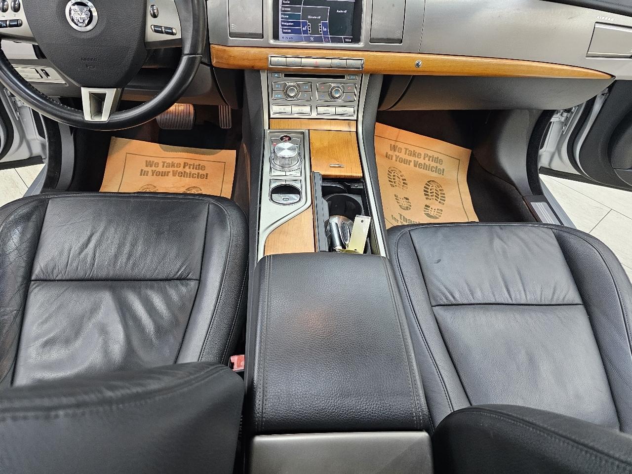 Jaguar XF-Series XF 2011