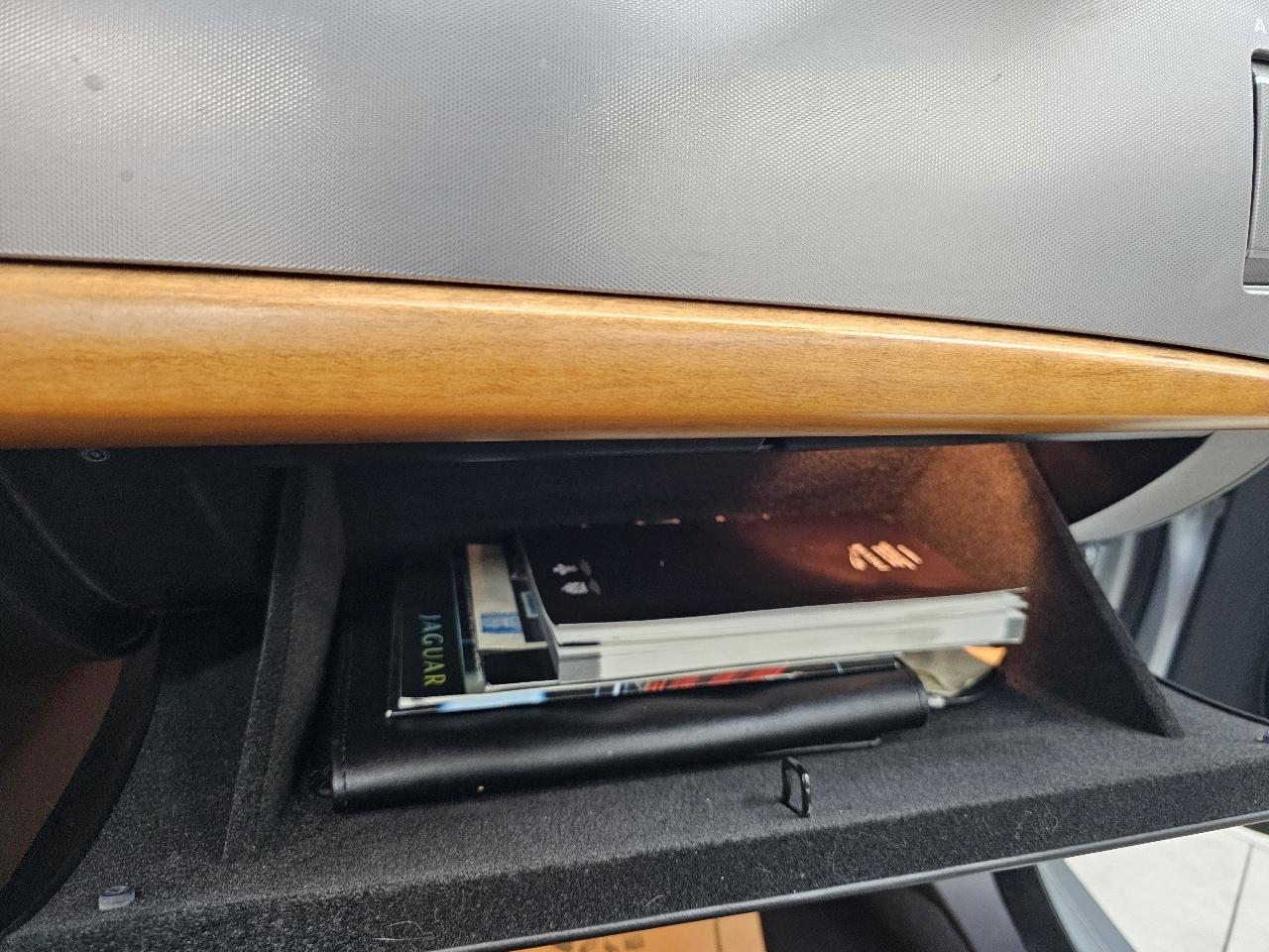 Jaguar XF-Series XF 2011