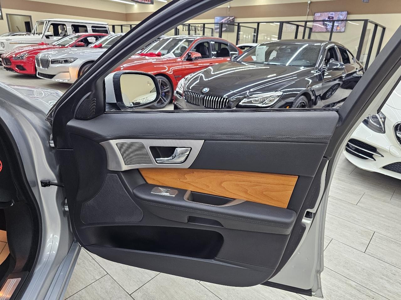 Jaguar XF-Series XF 2011