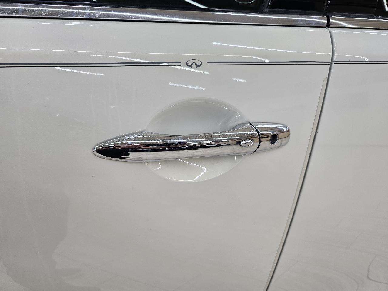 Infiniti QX80 2WD 2014