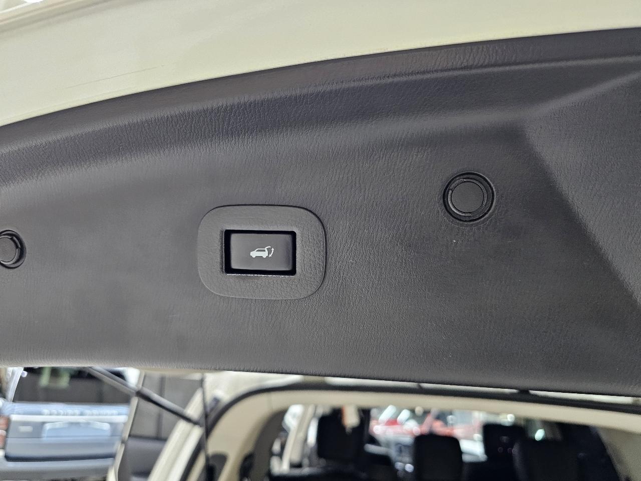 Infiniti QX80 2WD 2014