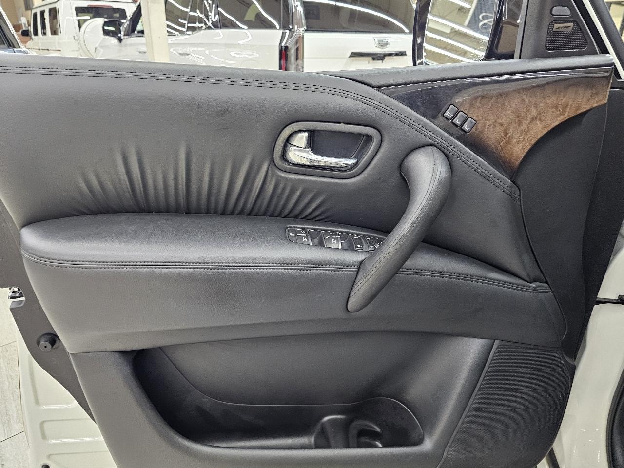 Infiniti QX80 2WD 2014