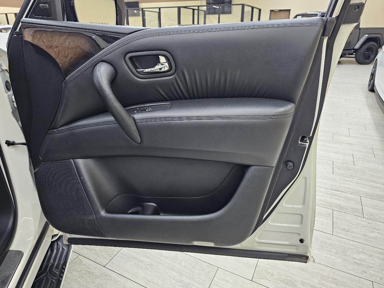 Infiniti QX80 2WD 2014