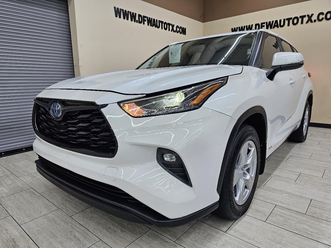 Toyota Highlander Hybrid LE AWD 2023