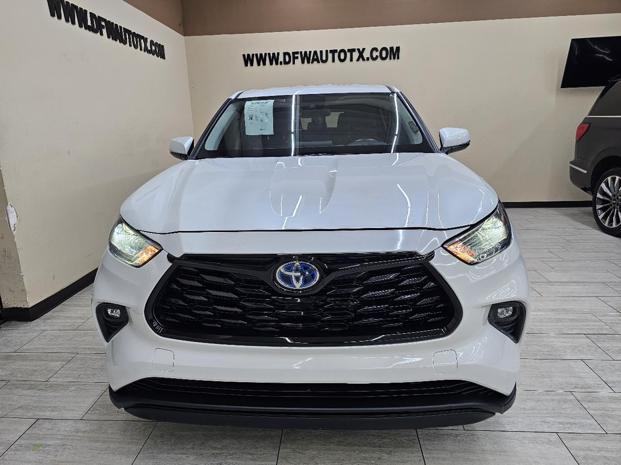 Toyota Highlander Hybrid LE AWD 2023