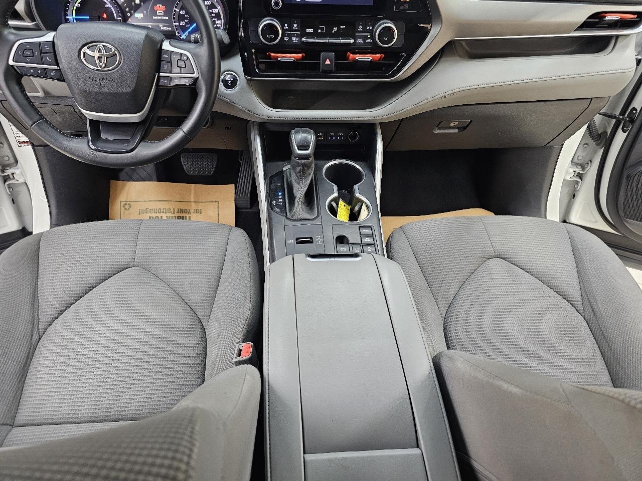Toyota Highlander Hybrid LE AWD 2023