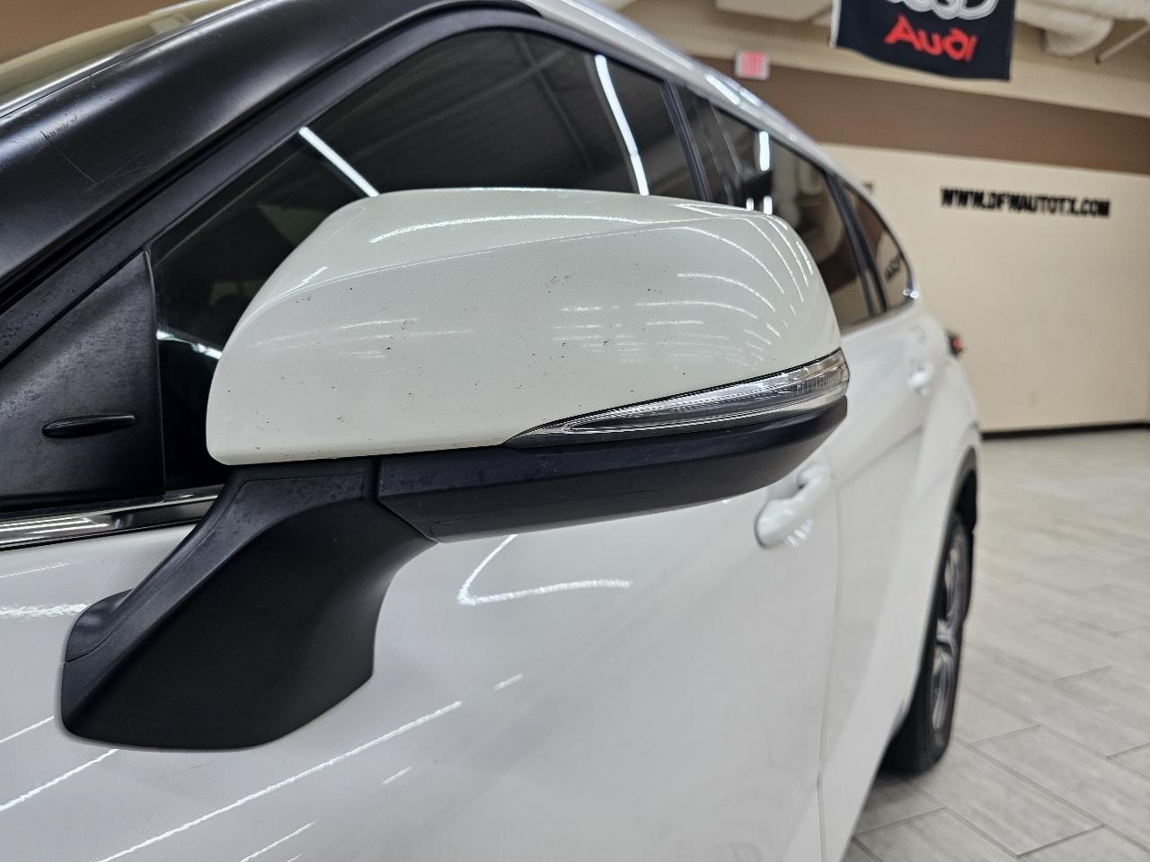 Toyota Highlander XLE FWD V6 2021