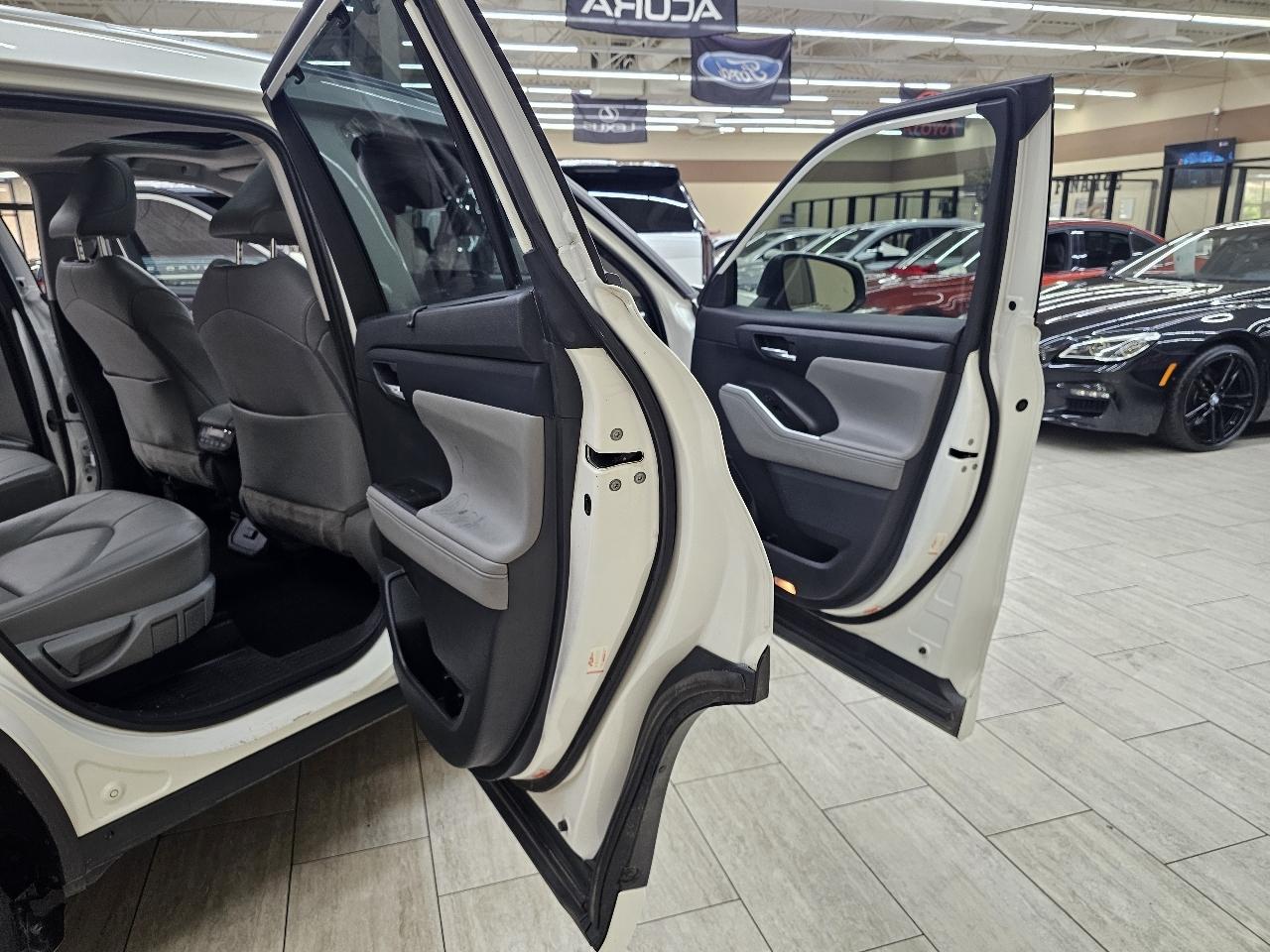 Toyota Highlander XLE FWD V6 2021