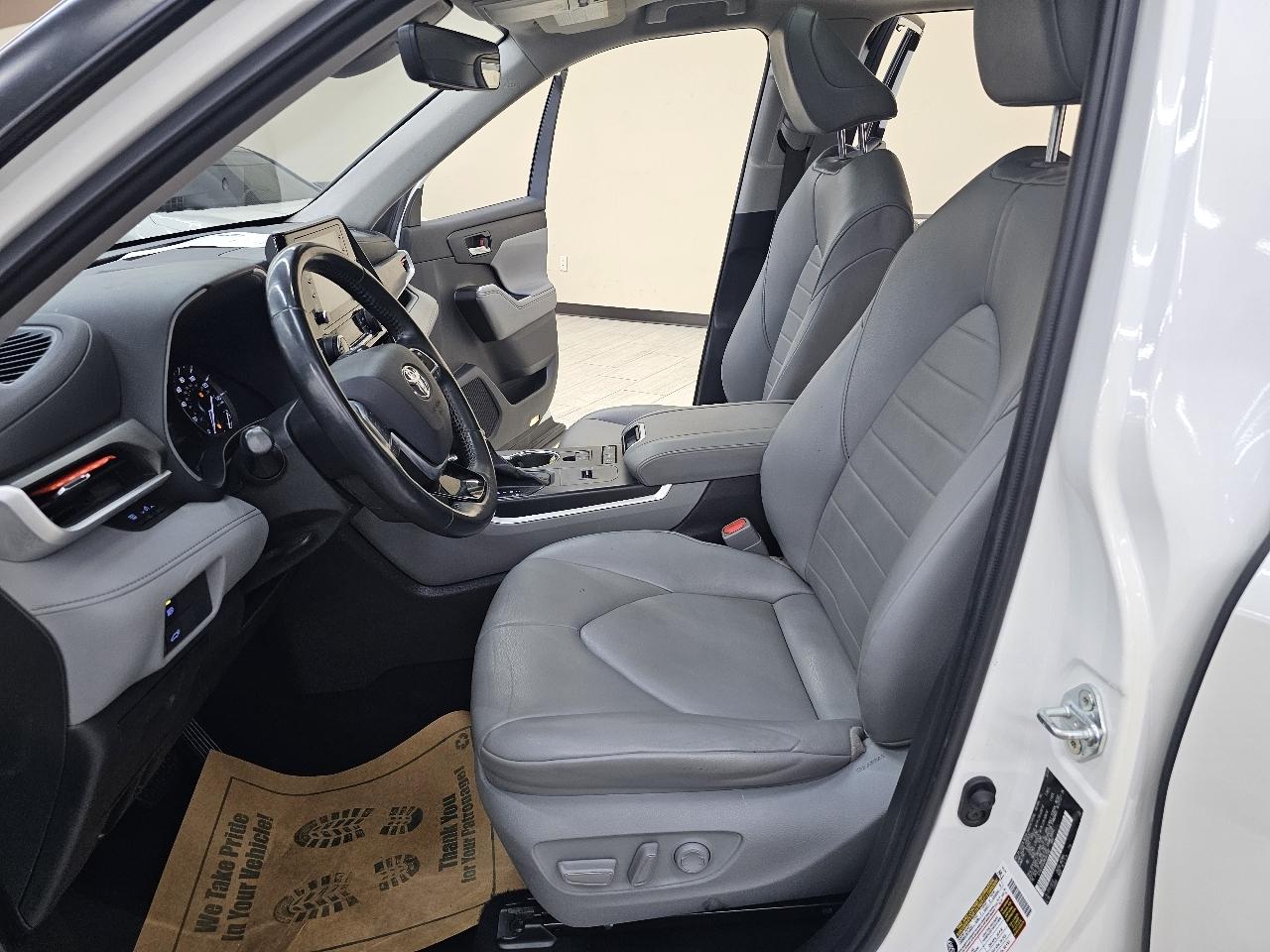 Toyota Highlander XLE FWD V6 2021