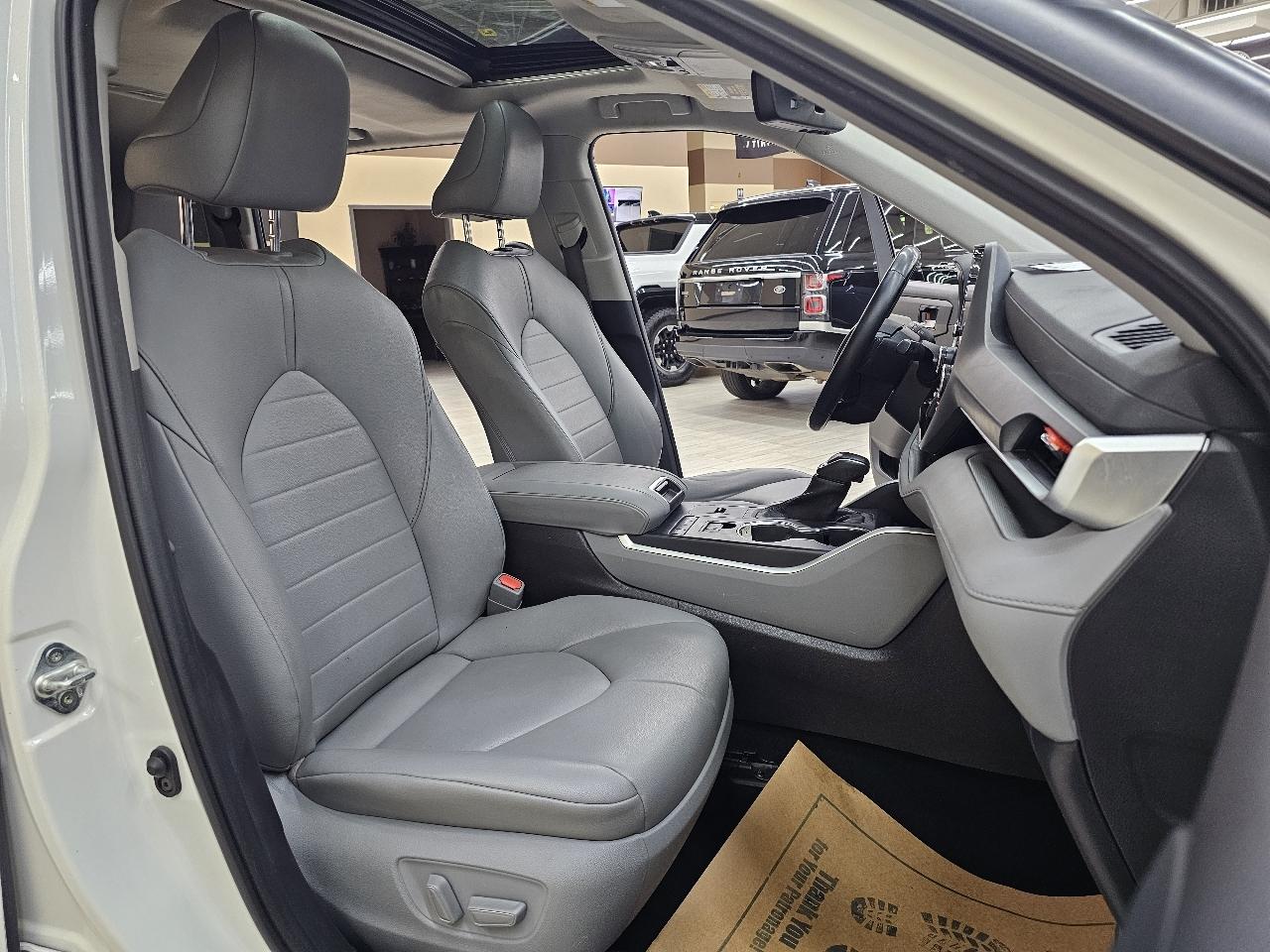 Toyota Highlander XLE FWD V6 2021