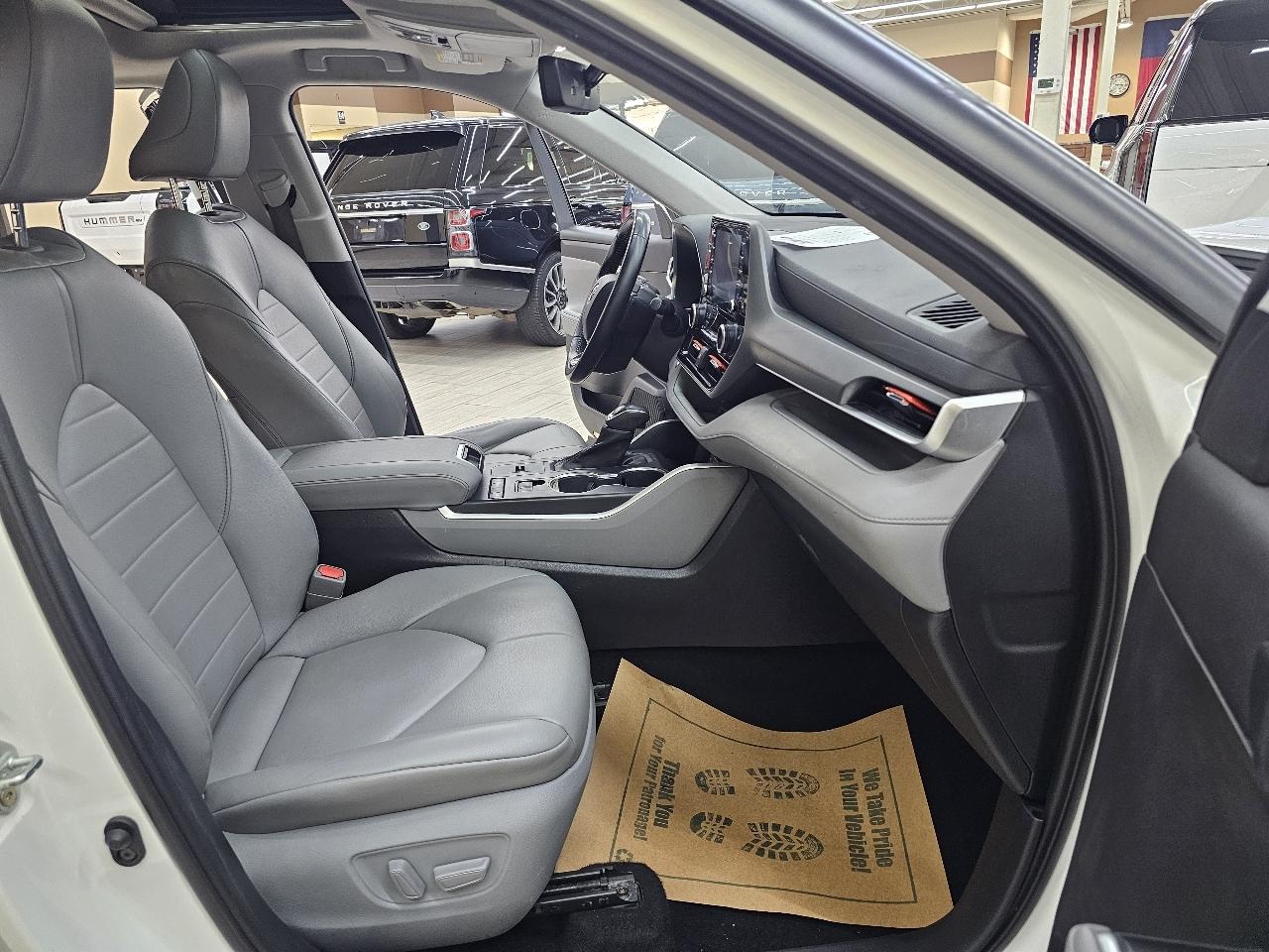 Toyota Highlander XLE FWD V6 2021