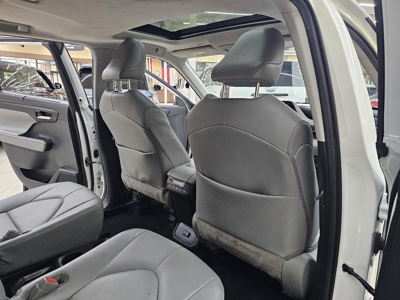 Toyota Highlander XLE FWD V6 2021