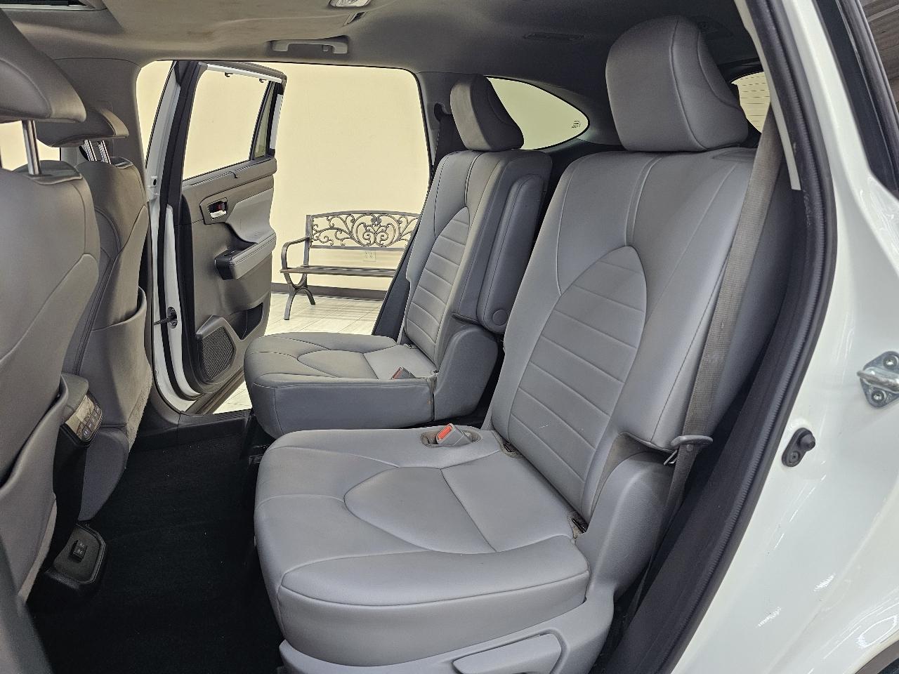 Toyota Highlander XLE FWD V6 2021