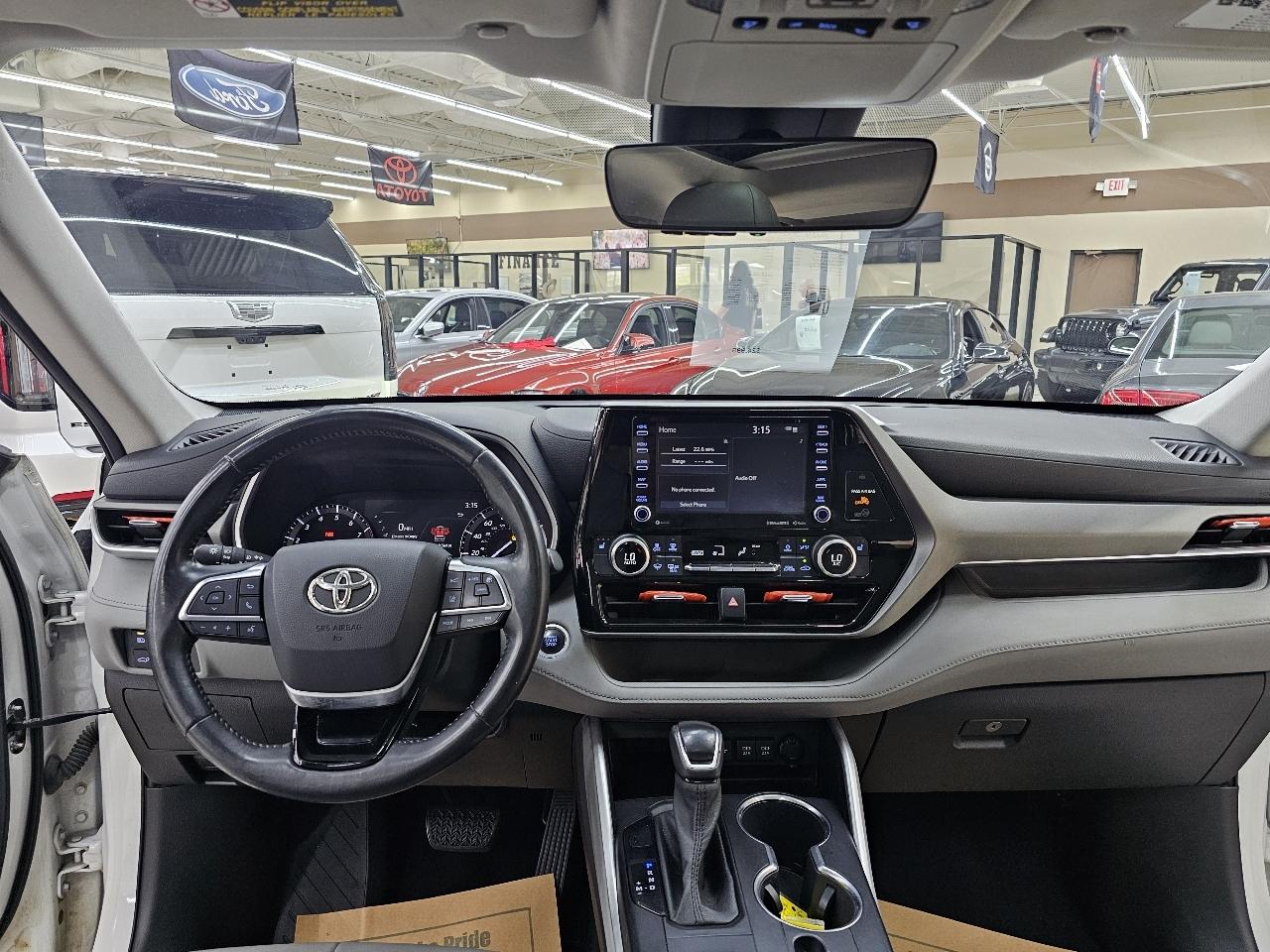 Toyota Highlander XLE FWD V6 2021