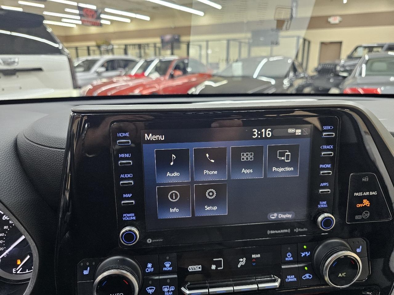 Toyota Highlander XLE FWD V6 2021