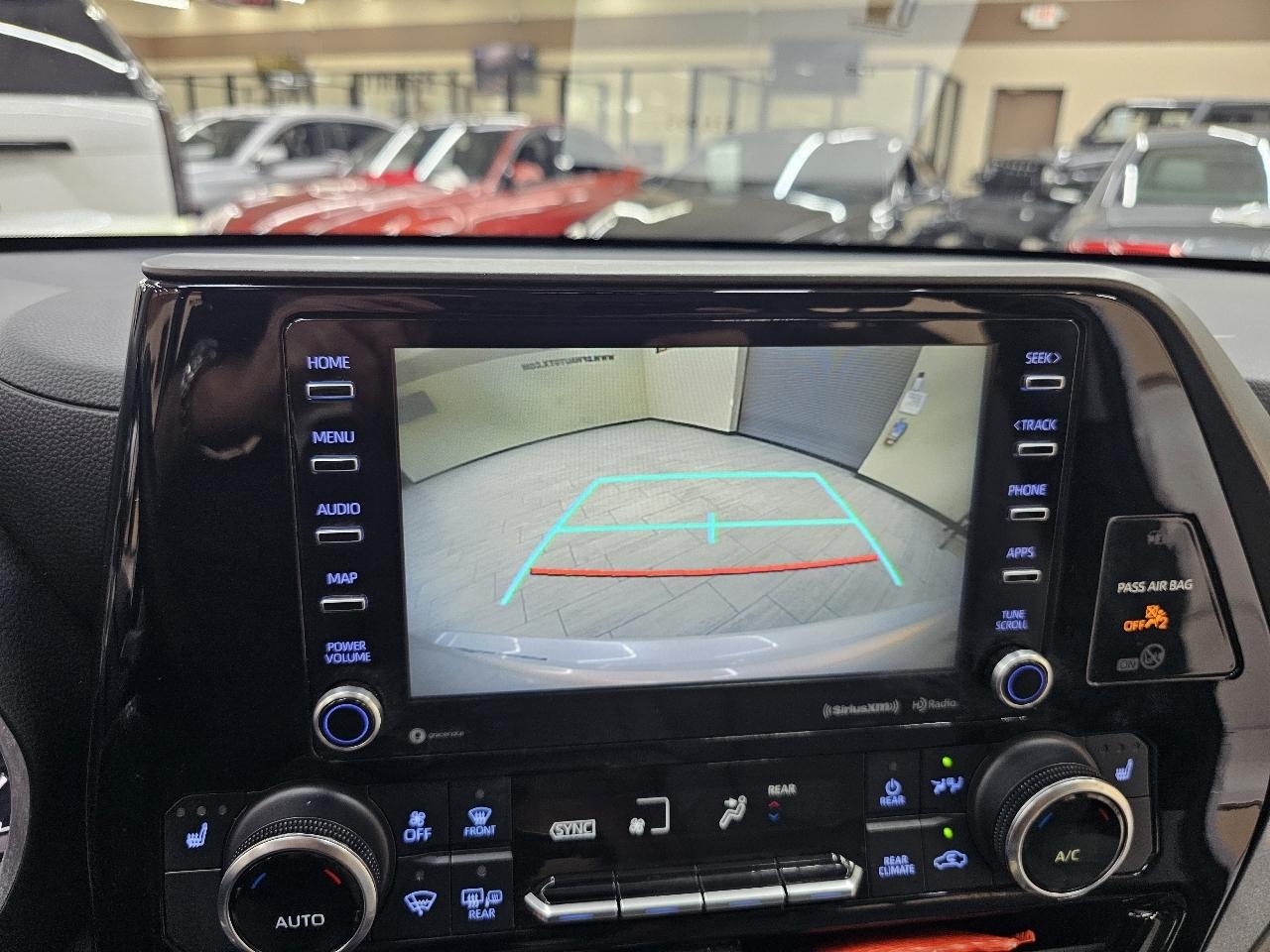 Toyota Highlander XLE FWD V6 2021