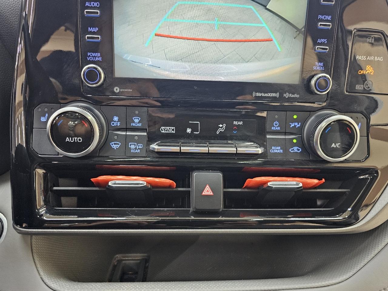 Toyota Highlander XLE FWD V6 2021