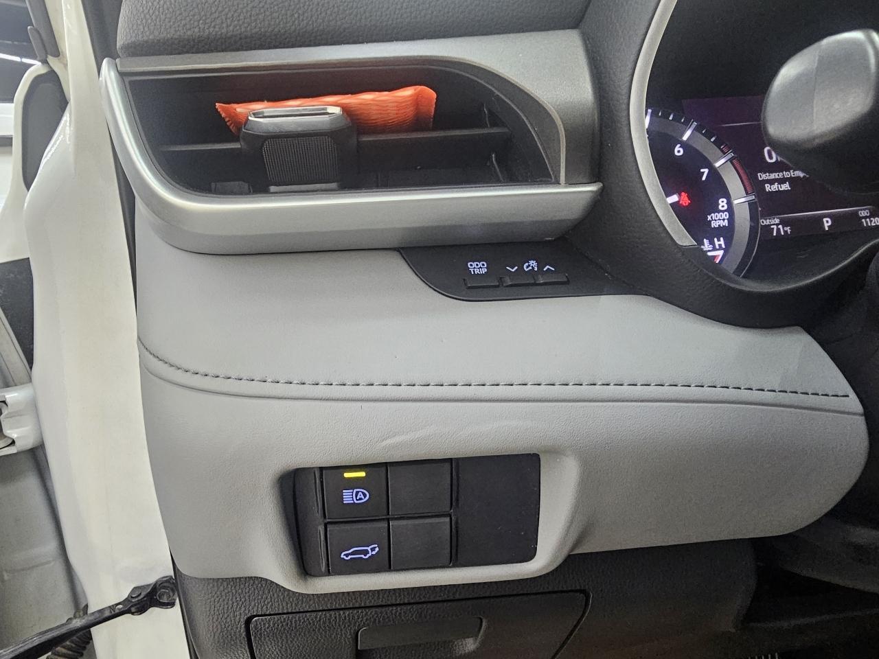 Toyota Highlander XLE FWD V6 2021