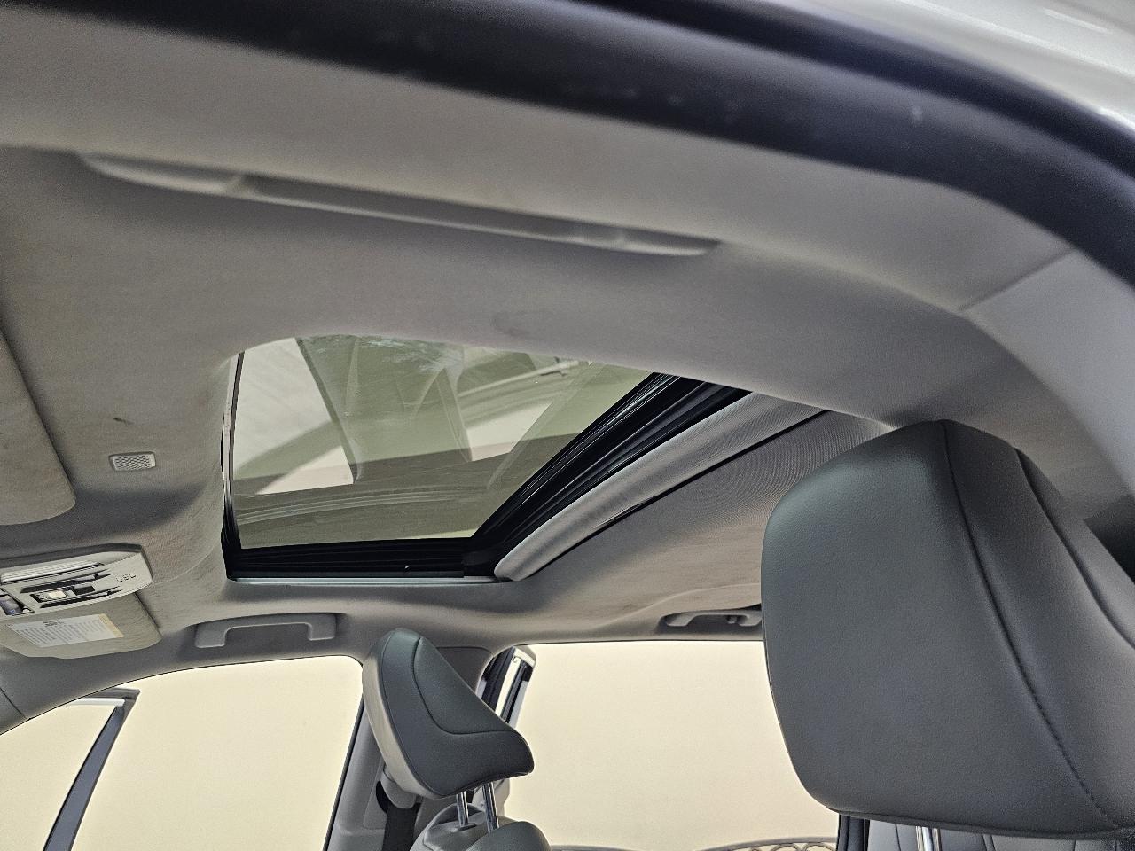 Toyota Highlander XLE FWD V6 2021