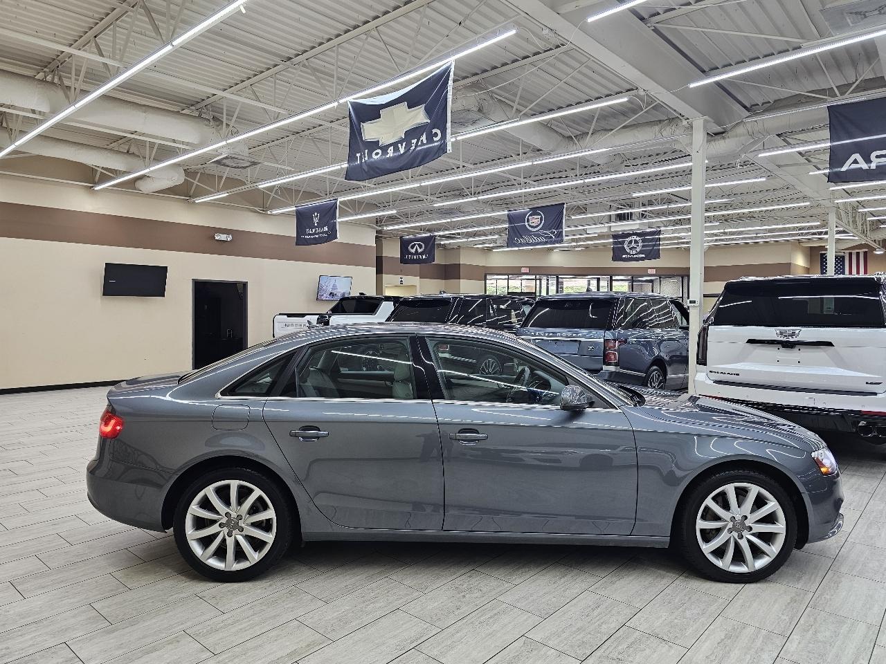 Audi A4 2.0T Sedan quattro Tiptronic 2013