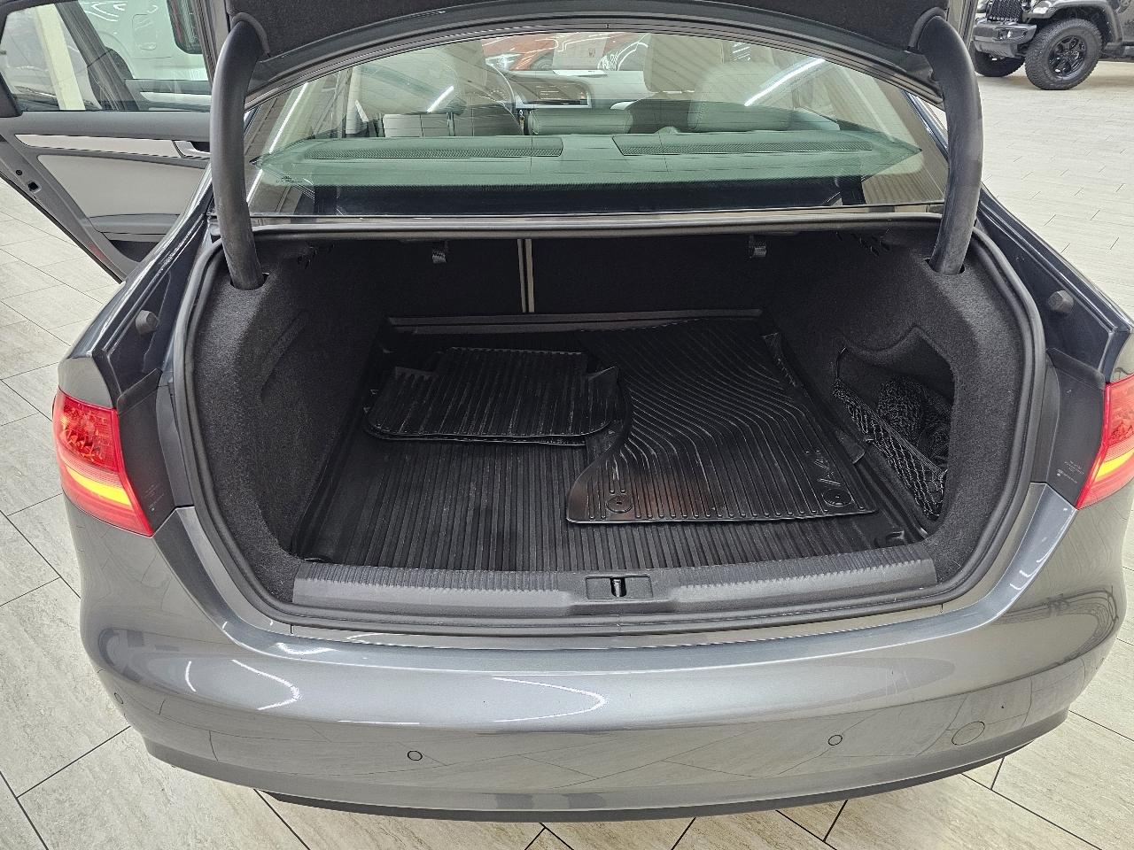 Audi A4 2.0T Sedan quattro Tiptronic 2013