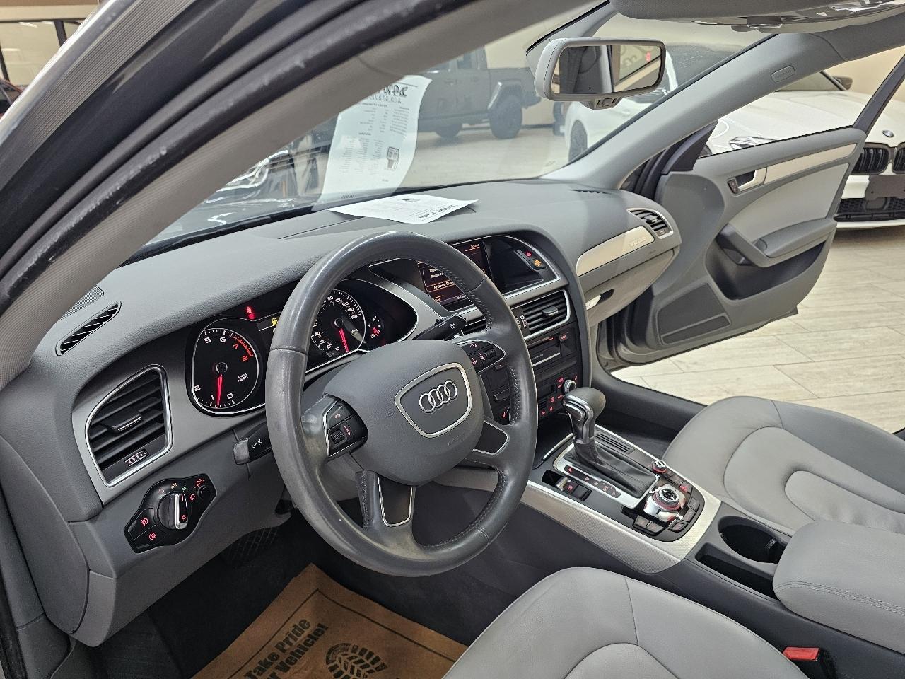 Audi A4 2.0T Sedan quattro Tiptronic 2013