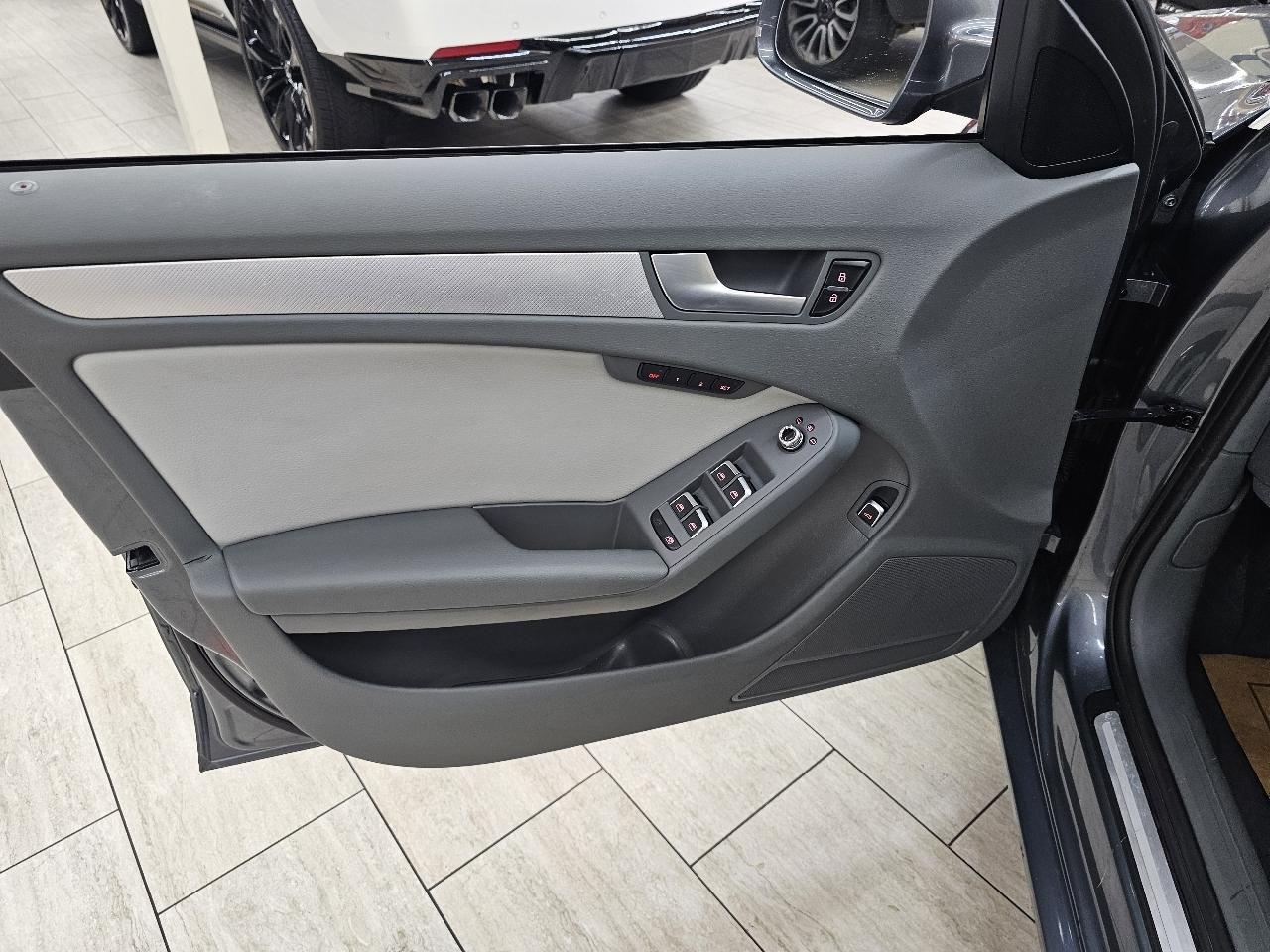 Audi A4 2.0T Sedan quattro Tiptronic 2013