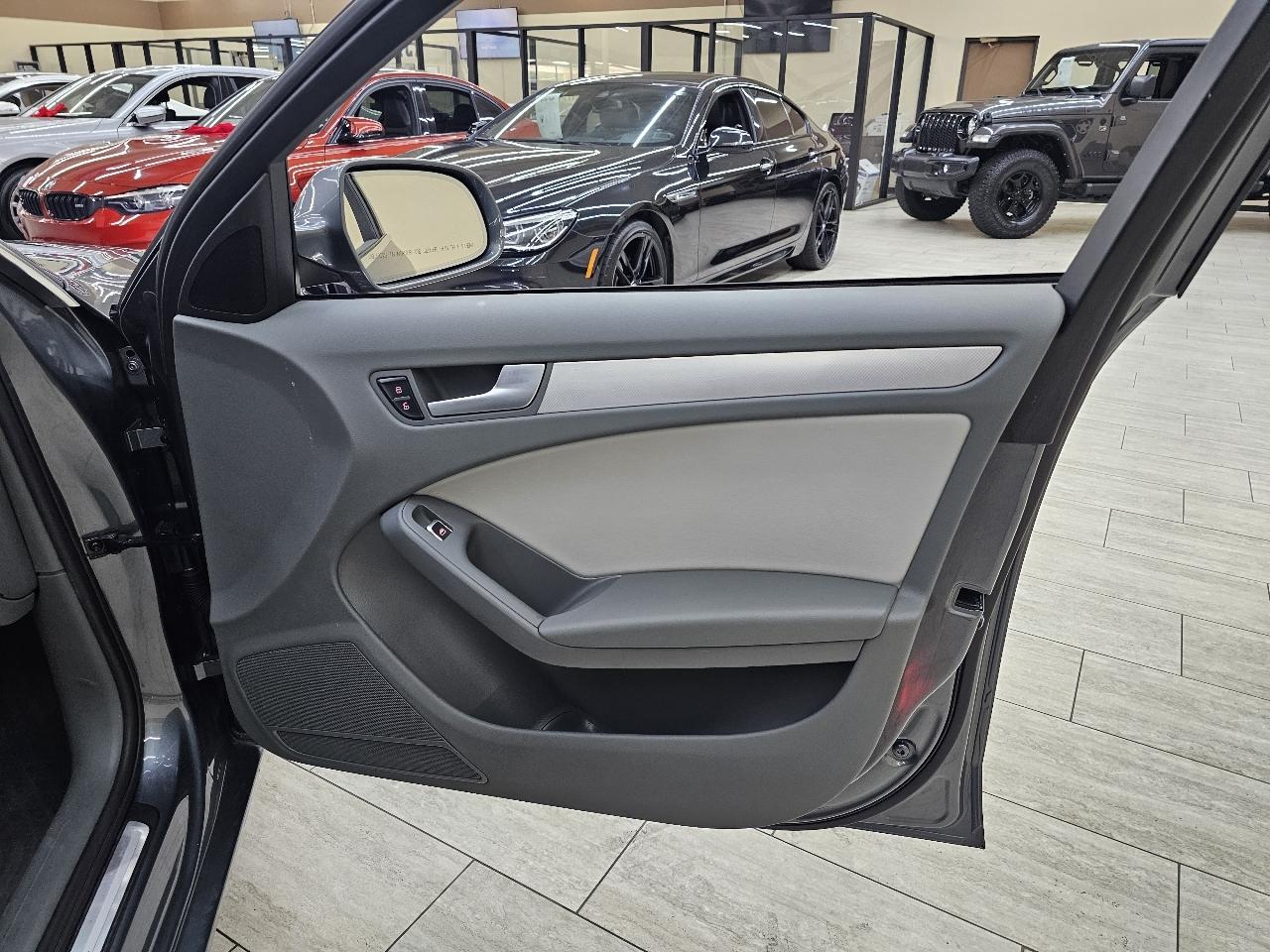 Audi A4 2.0T Sedan quattro Tiptronic 2013